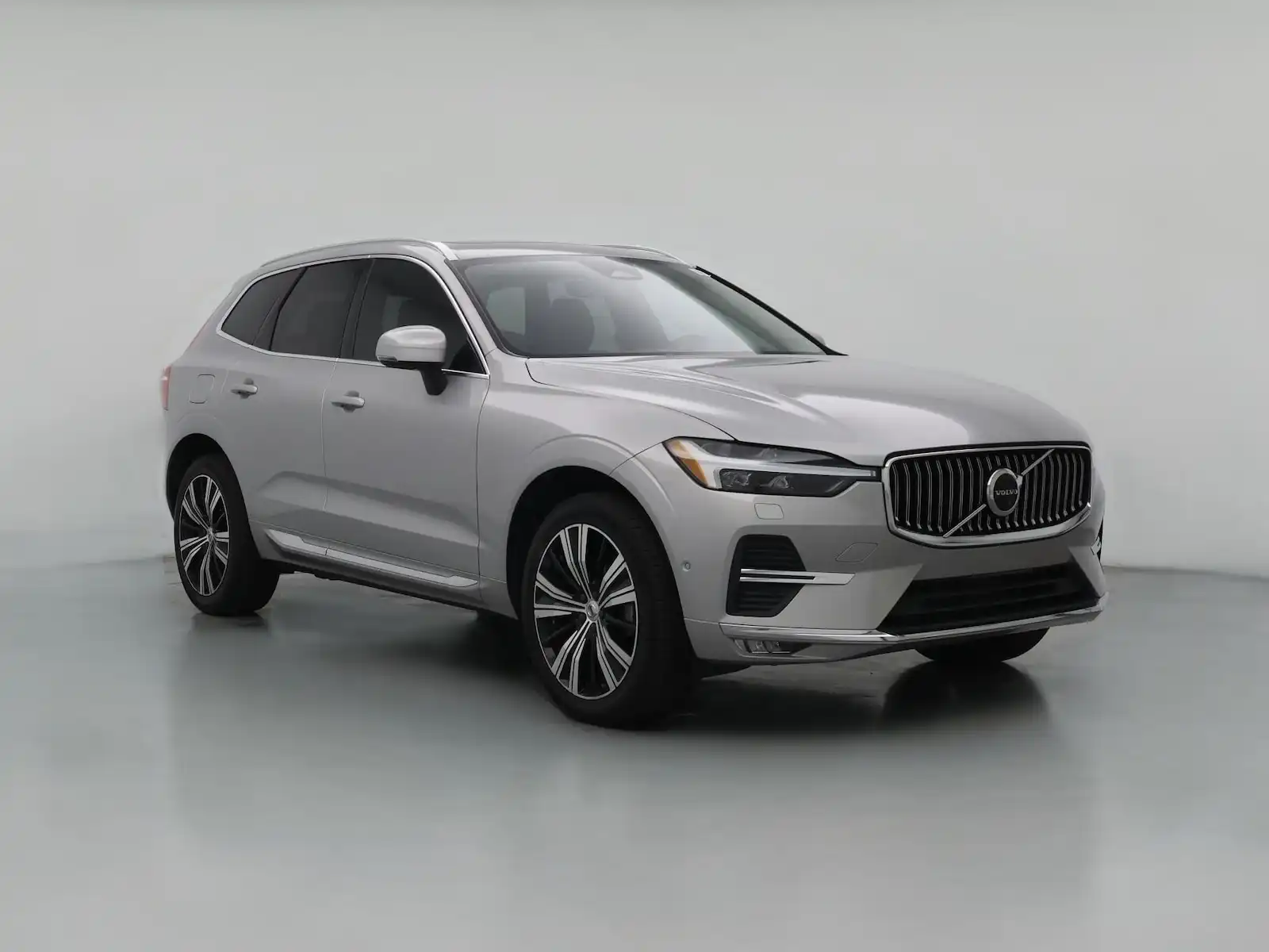 2023 Volvo XC60 B5 Ultimate Bright Theme FWD's photo