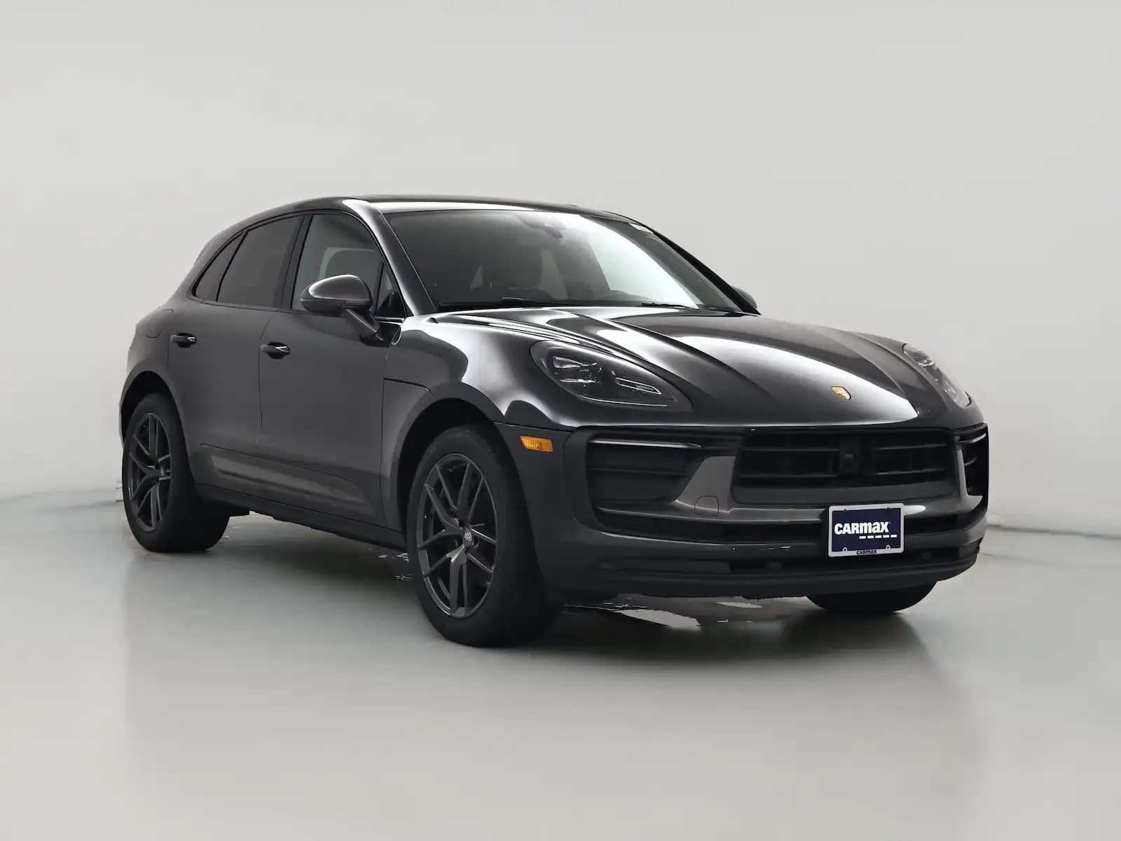 2023 Porsche Macan T's photo