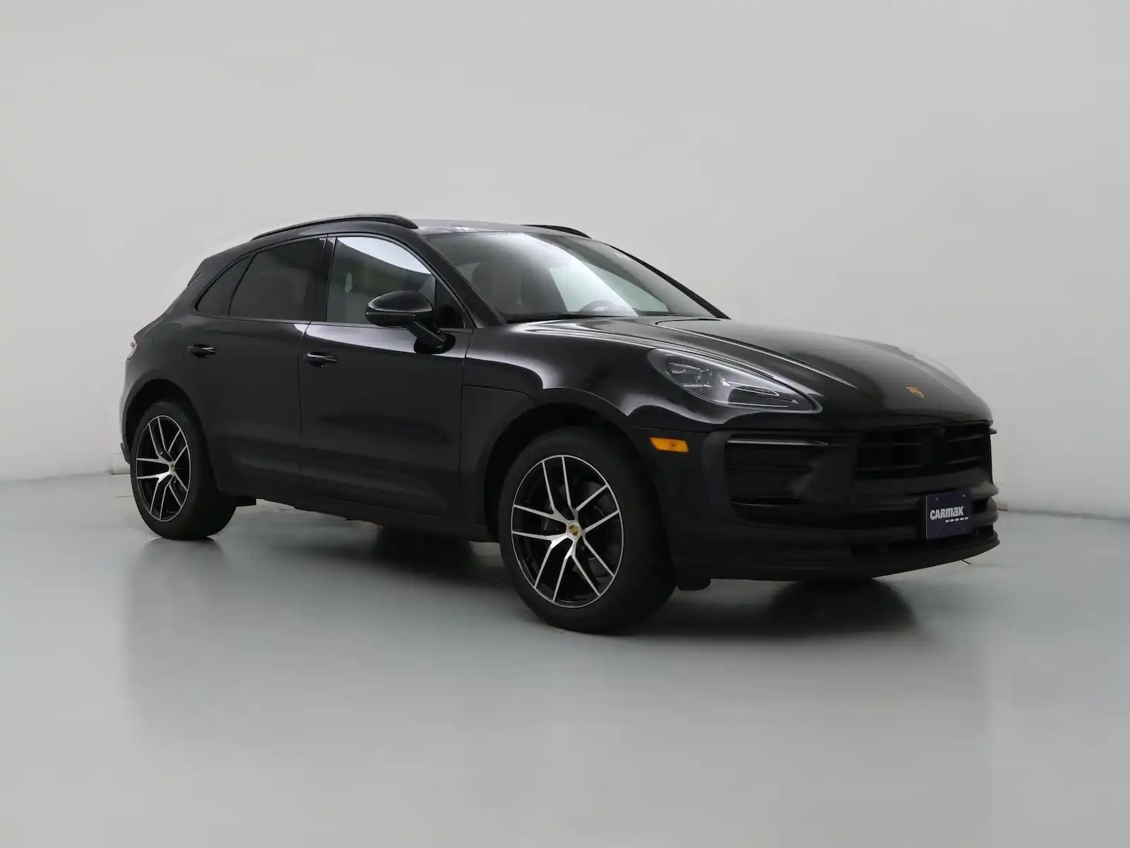 2023 Porsche Macan T's photo