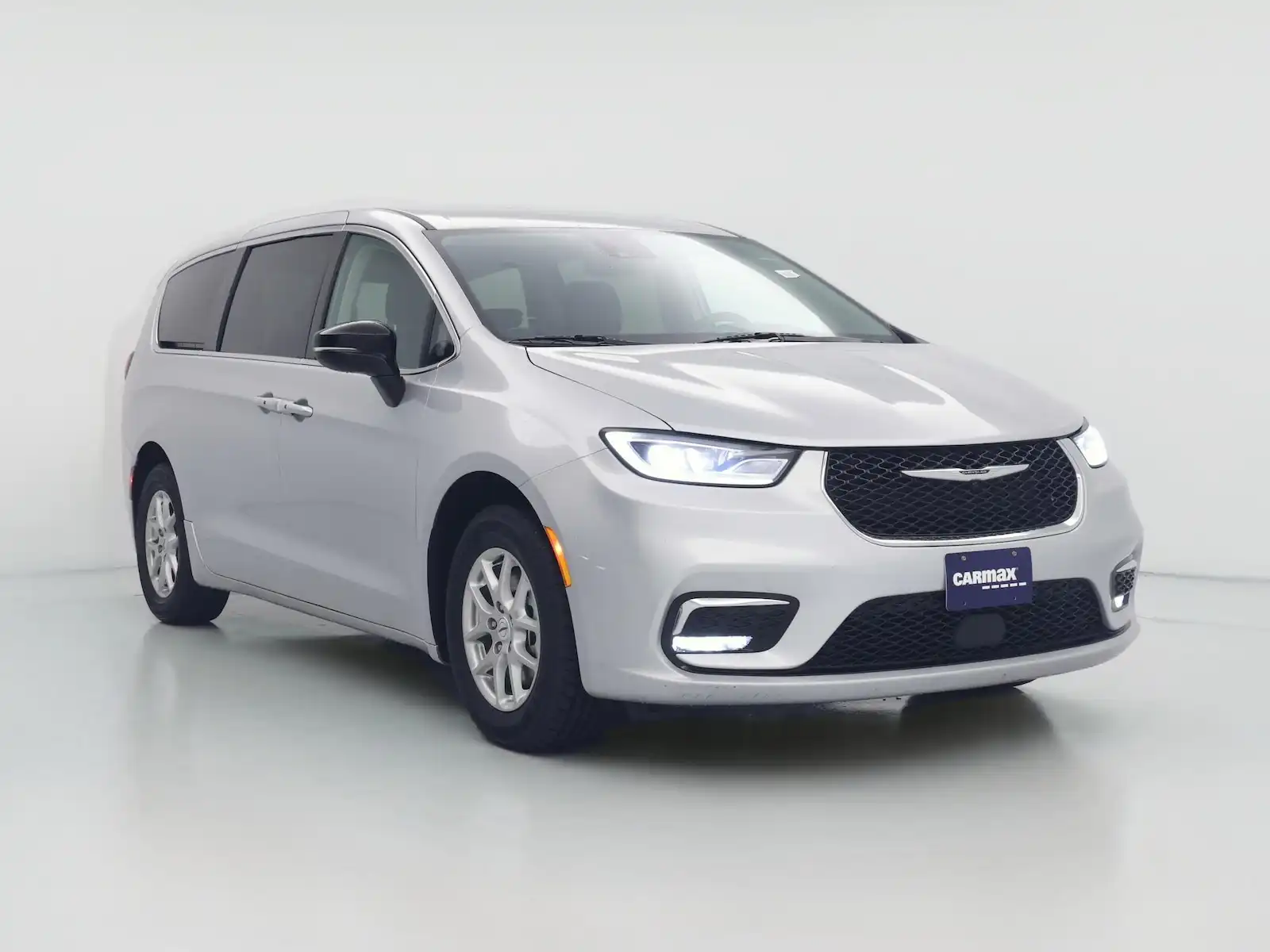 2024 Chrysler Pacifica Touring L's photo