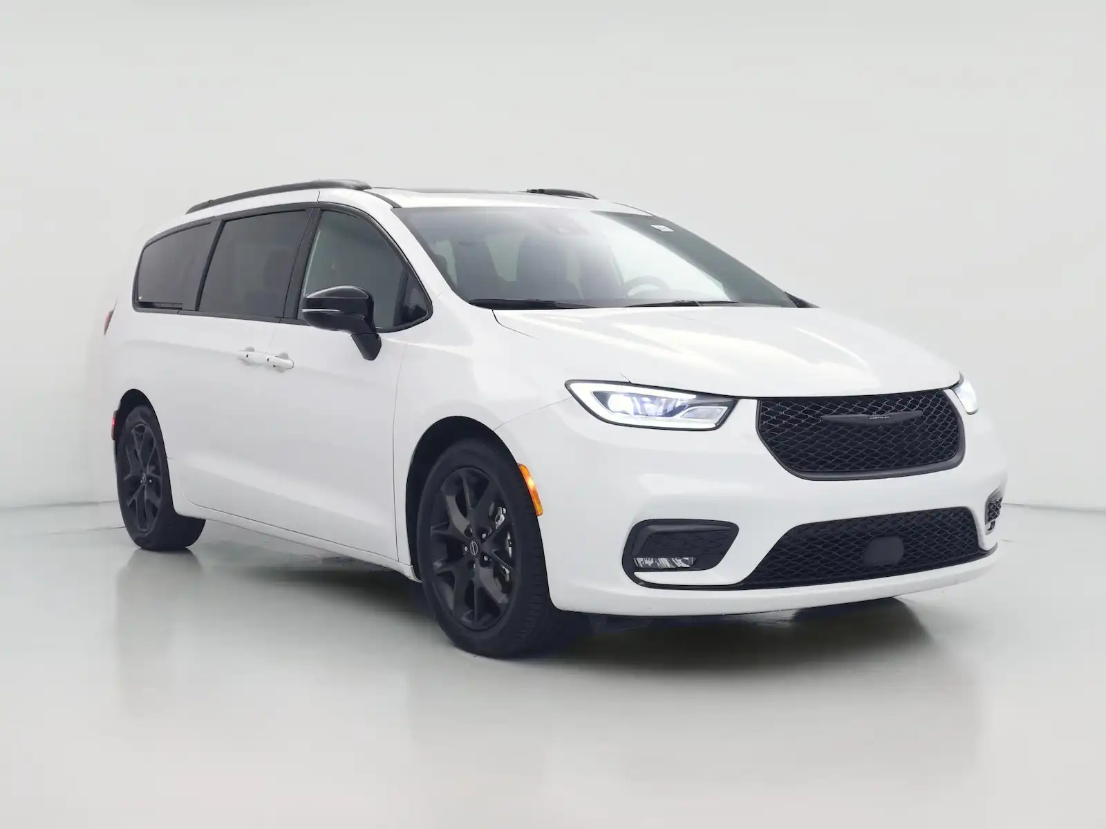2025 Chrysler Pacifica Limited's photo