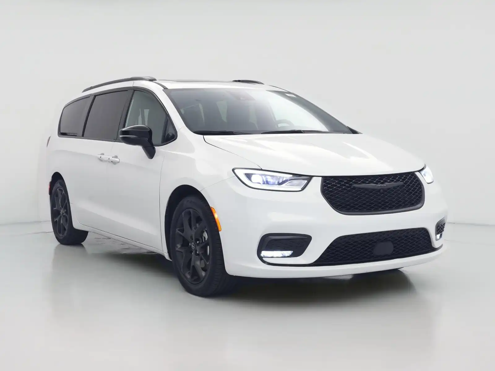 2025 Chrysler Pacifica Limited's photo