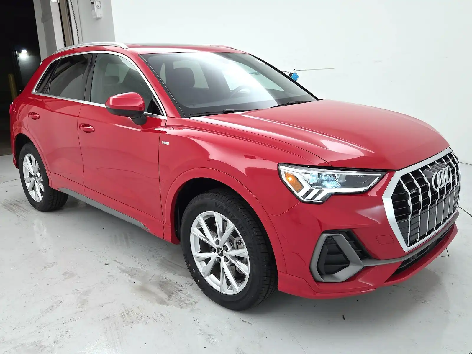 2025 Audi Q3 45 TFSI S Line Premium quattro's photo