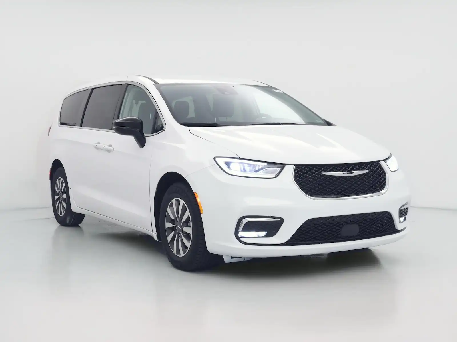 2024 Chrysler Pacifica Hybrid PHEV Select's photo