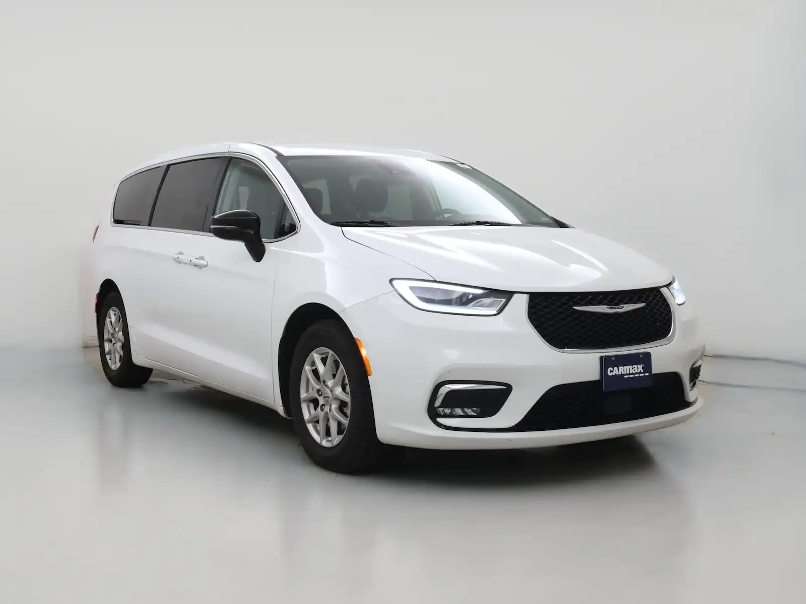 2024 Chrysler Pacifica Touring L's photo