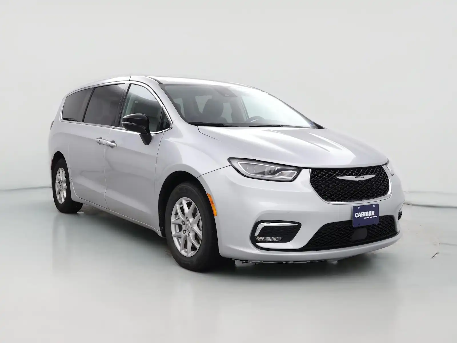 2024 Chrysler Pacifica Touring L's photo