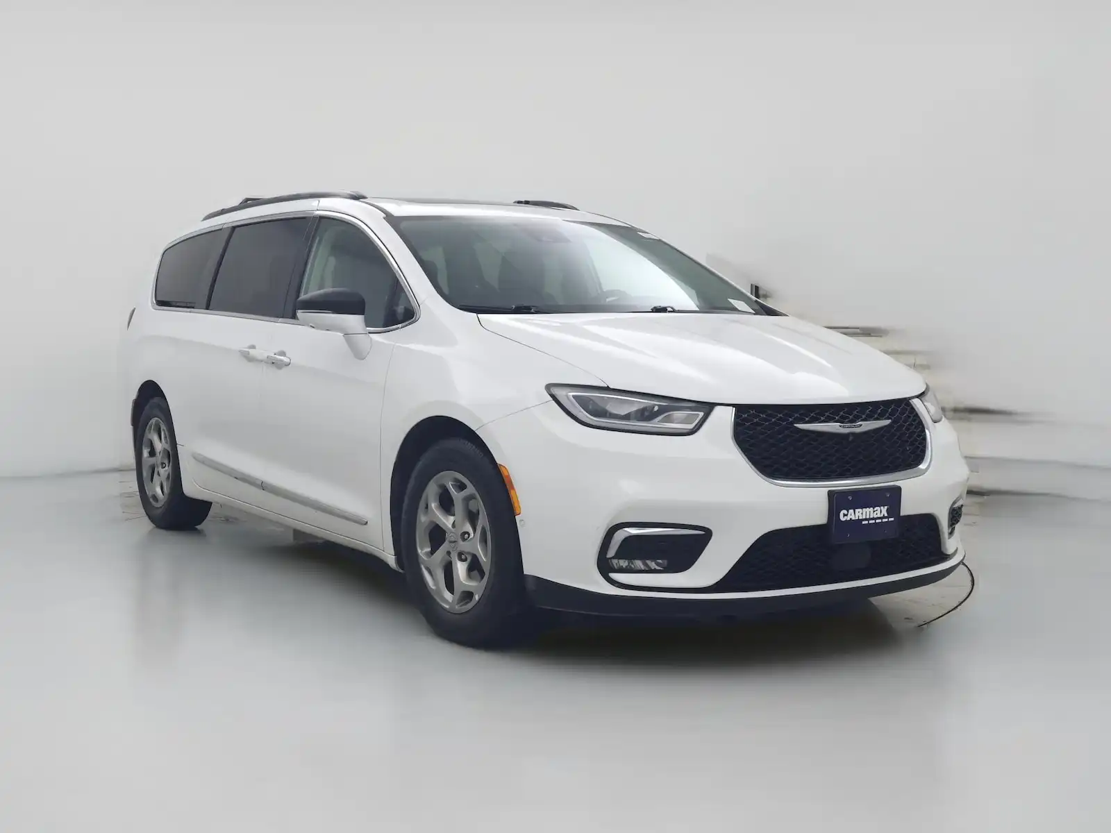2022 Chrysler Pacifica Limited's photo