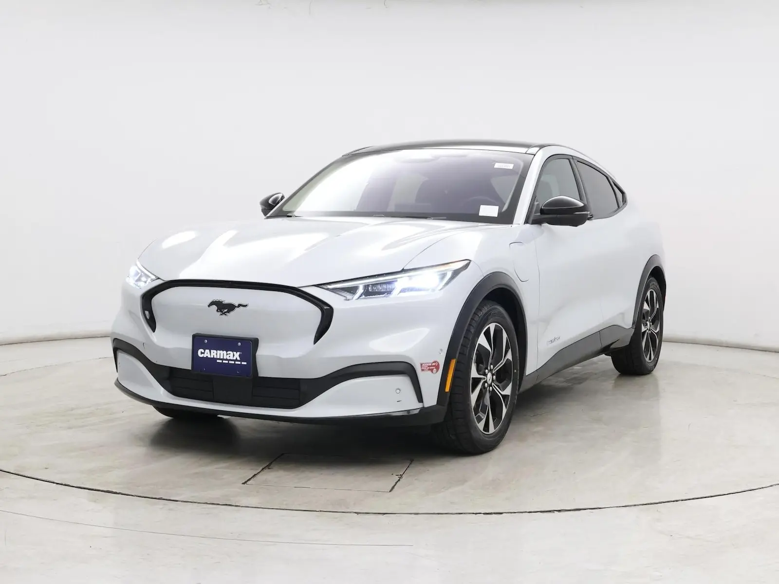 2023 Ford Mustang-Mach-e Premium photo 5