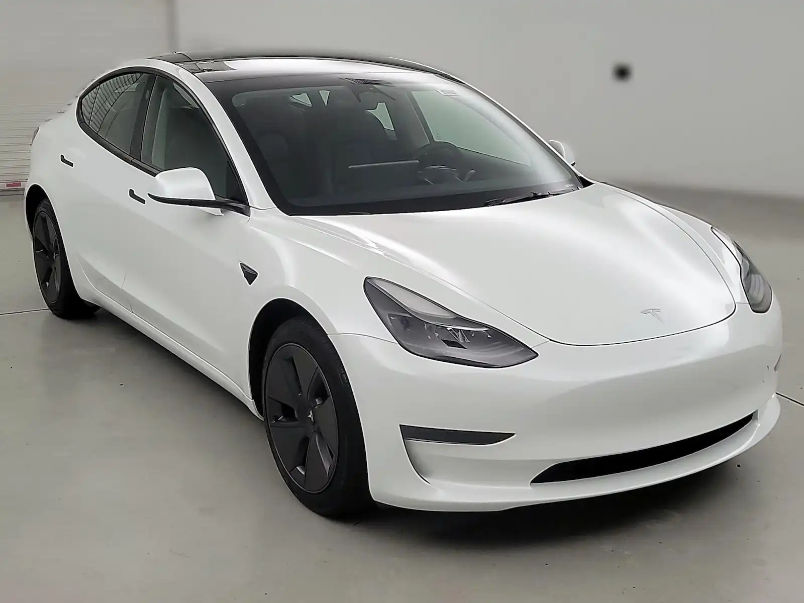 2023 Tesla Model 3 Base's photo
