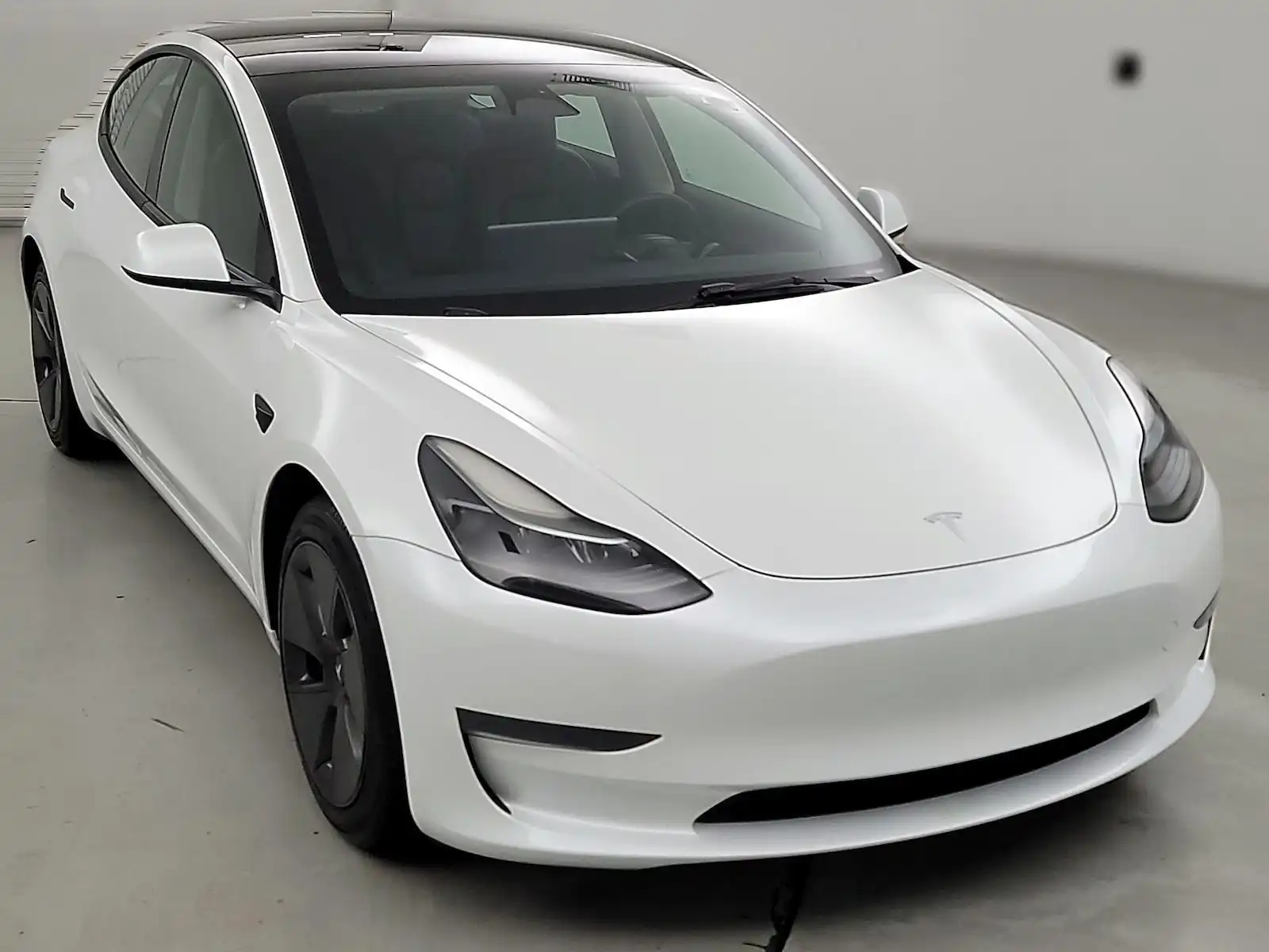 2023 Tesla Model 3 Base's photo