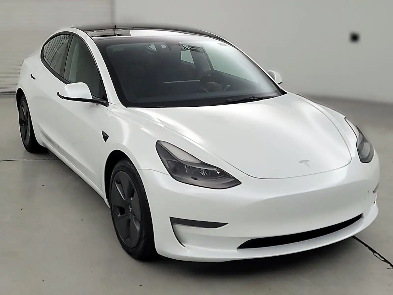 2023 Tesla Model 3 Base's photo