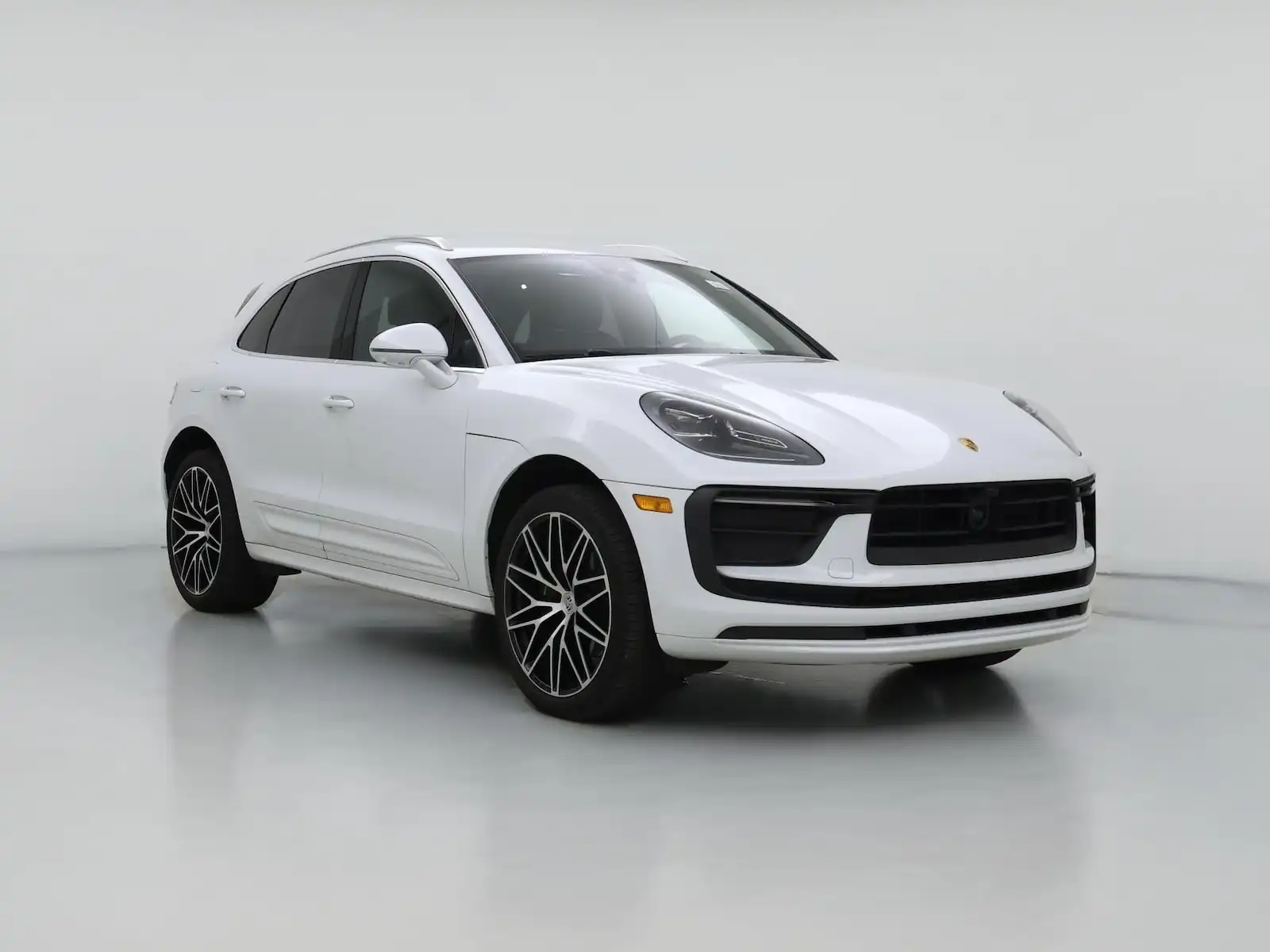 2023 Porsche Macan T's photo