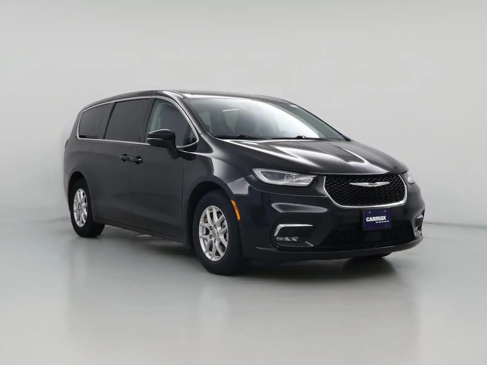 2023 Chrysler Pacifica Touring L's photo