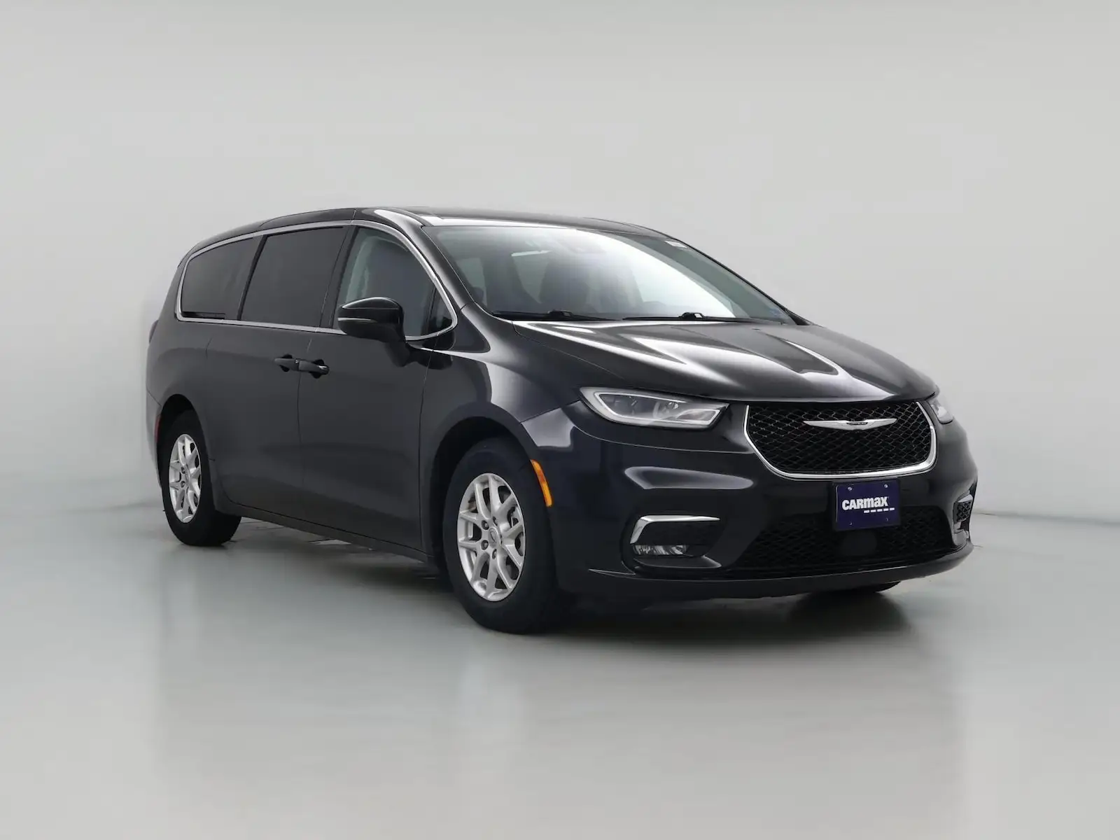 2023 Chrysler Pacifica Touring L photo 1