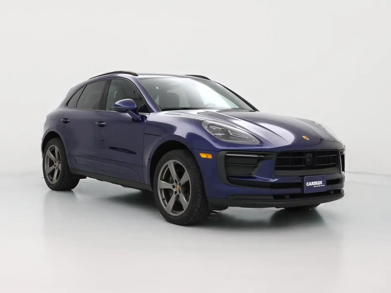 2023 Porsche Macan T's photo