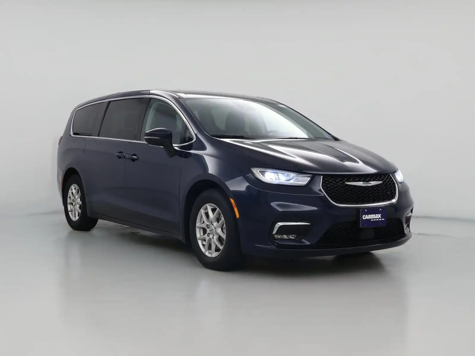 2023 Chrysler Pacifica Touring L's photo