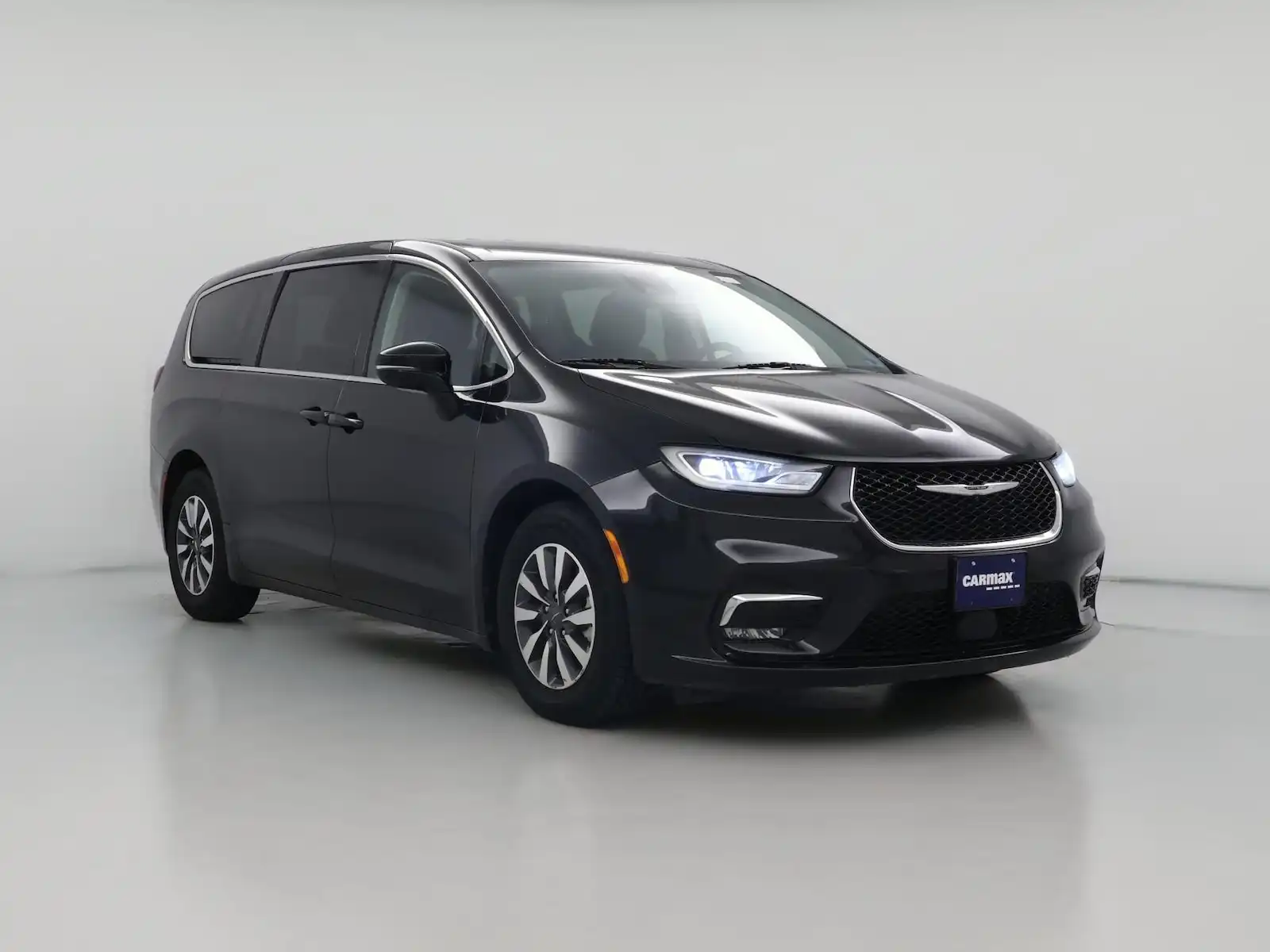 2024 Chrysler Pacifica Hybrid PHEV Select's photo