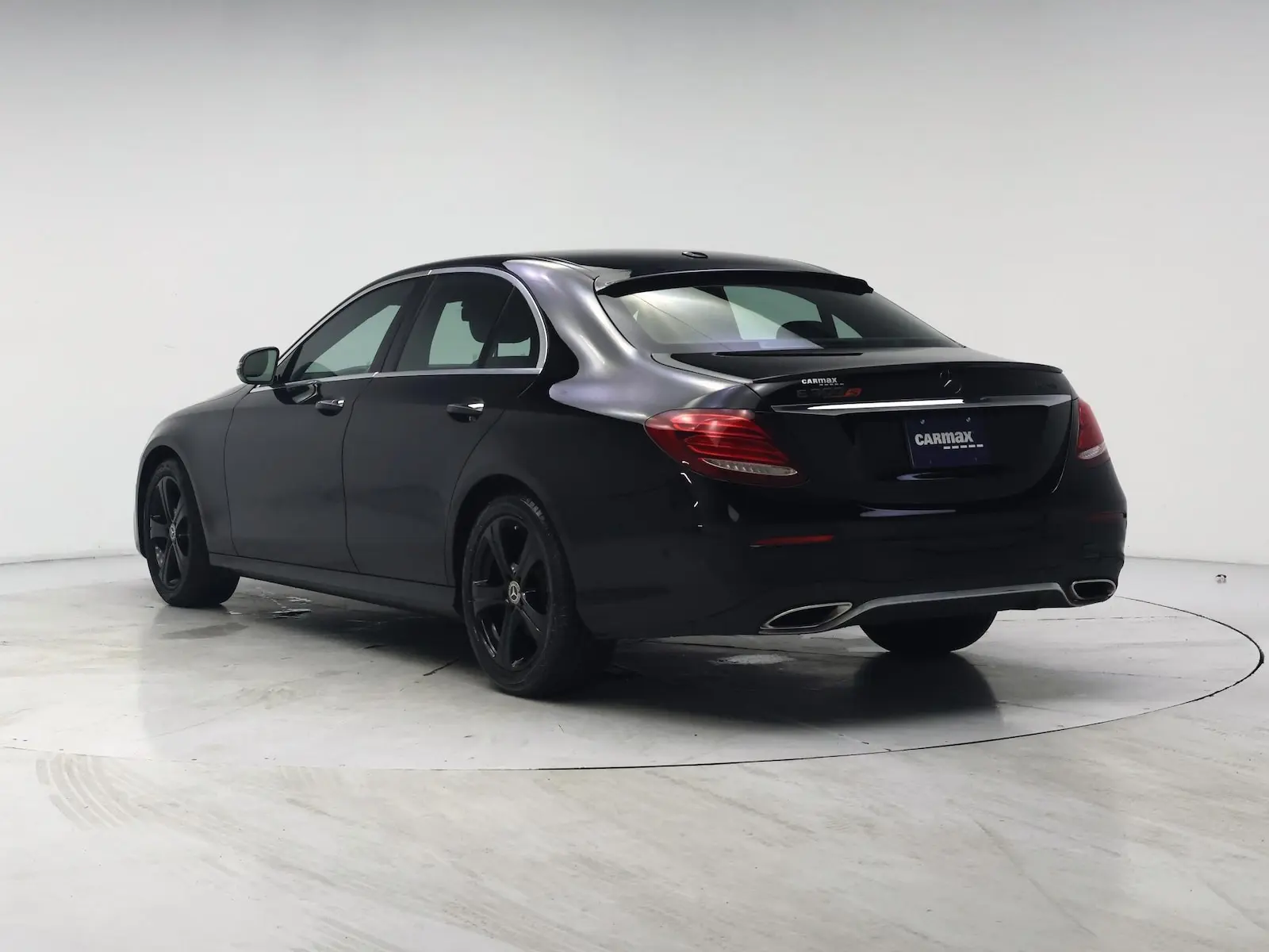 2017 Mercedes-Benz E-Class E300 4MATIC photo 3