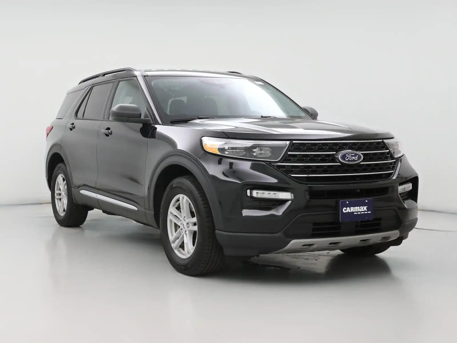 2024 Ford Explorer XLT 4WD's photo