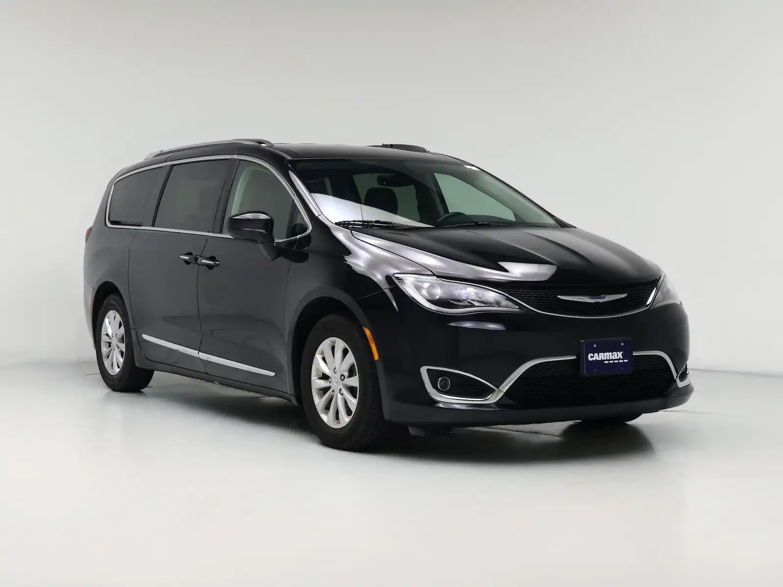 2019 Chrysler Pacifica Touring L's photo