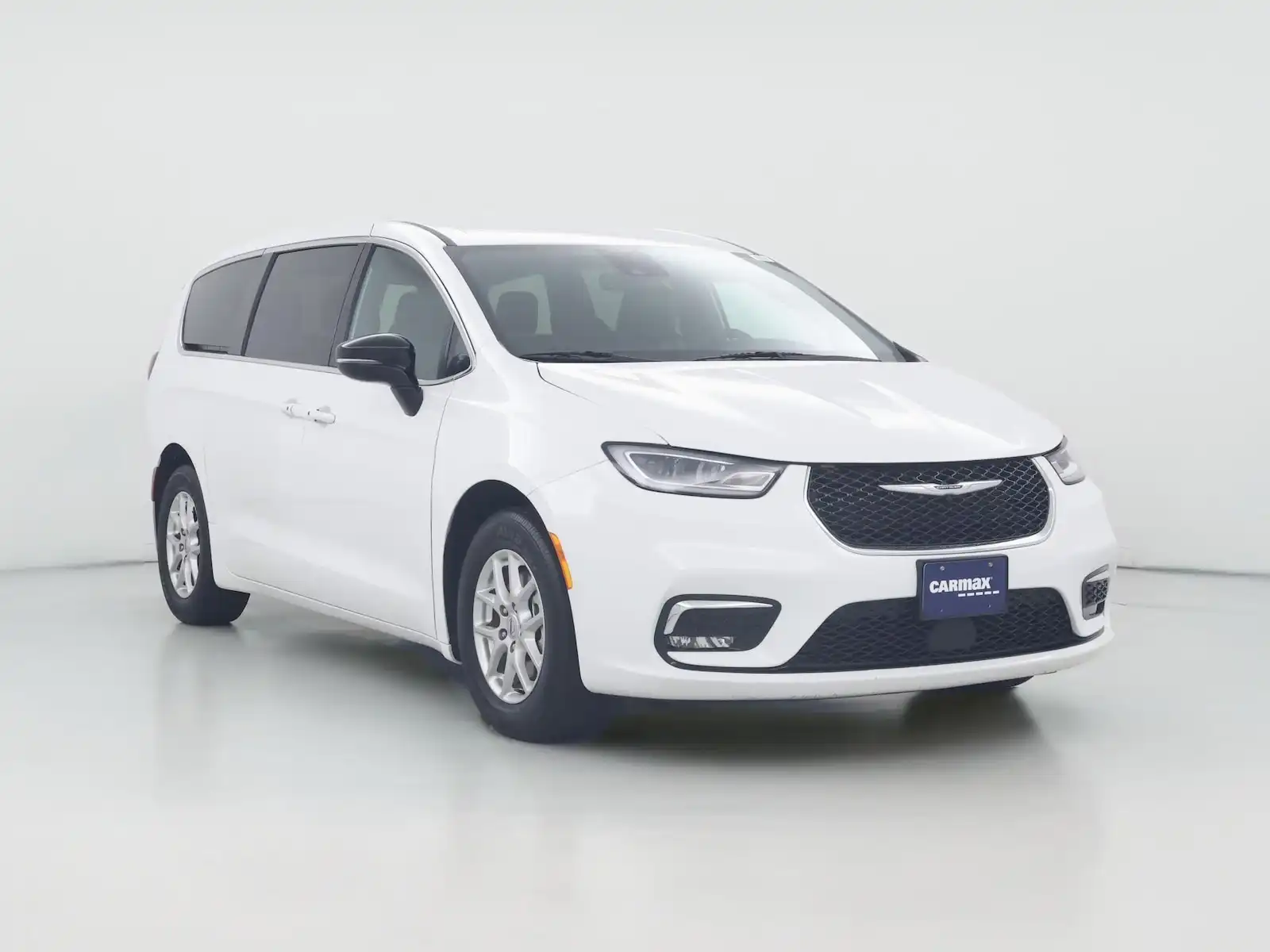 2025 Chrysler Pacifica Select's photo