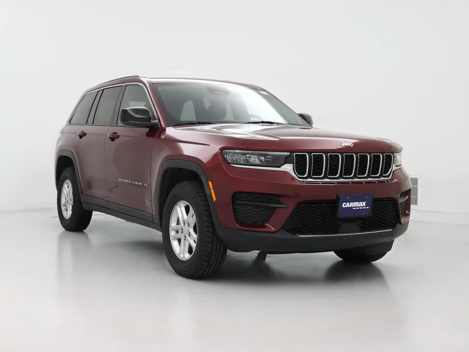 2023 Jeep Grand Cherokee Laredo 4WD's photo