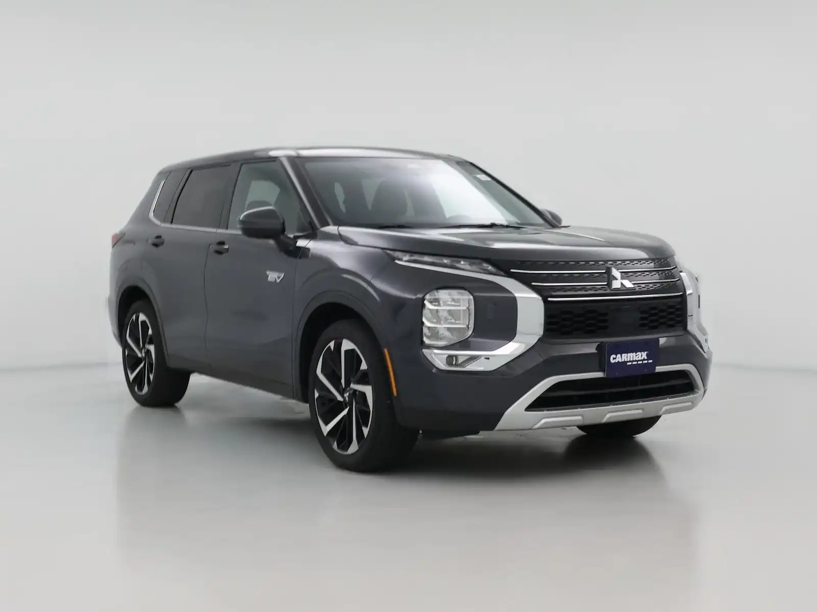2025 Mitsubishi Outlander Plug-in Hybrid SE S-AWC's photo