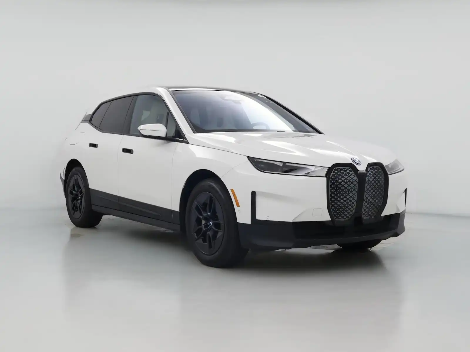 2024 BMW iX xDrive50's photo