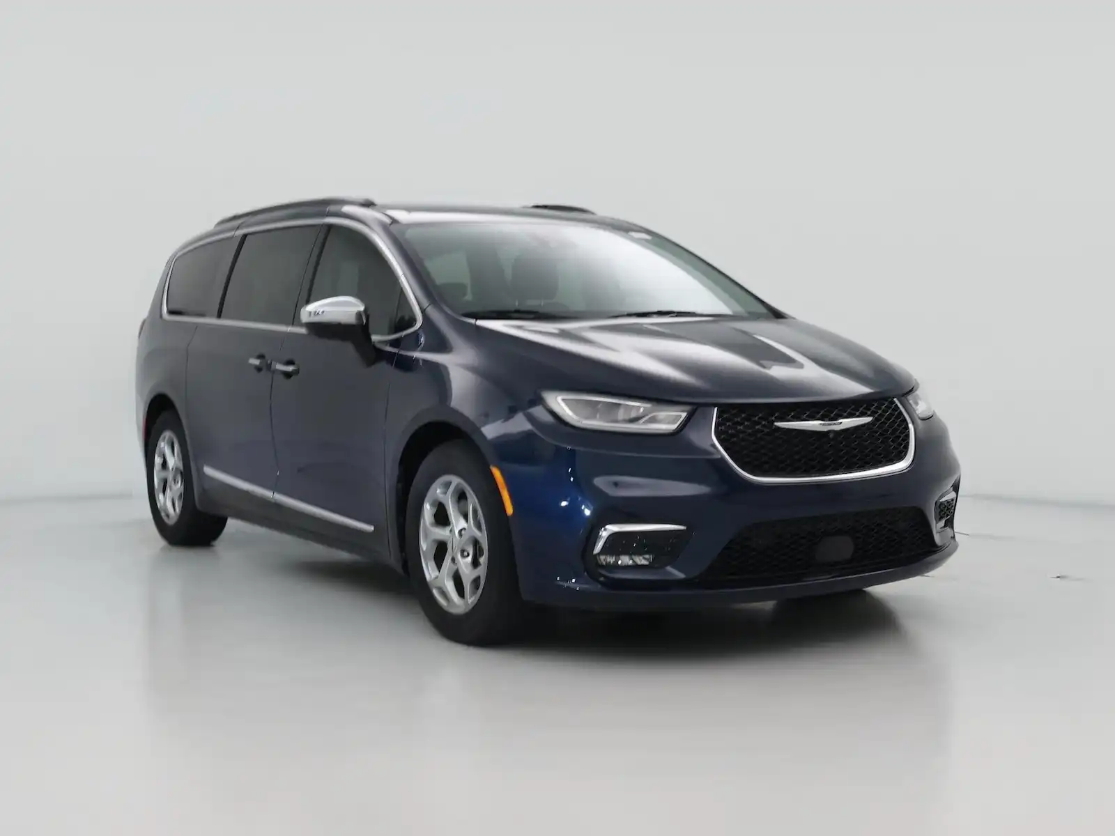 2023 Chrysler Pacifica Limited's photo