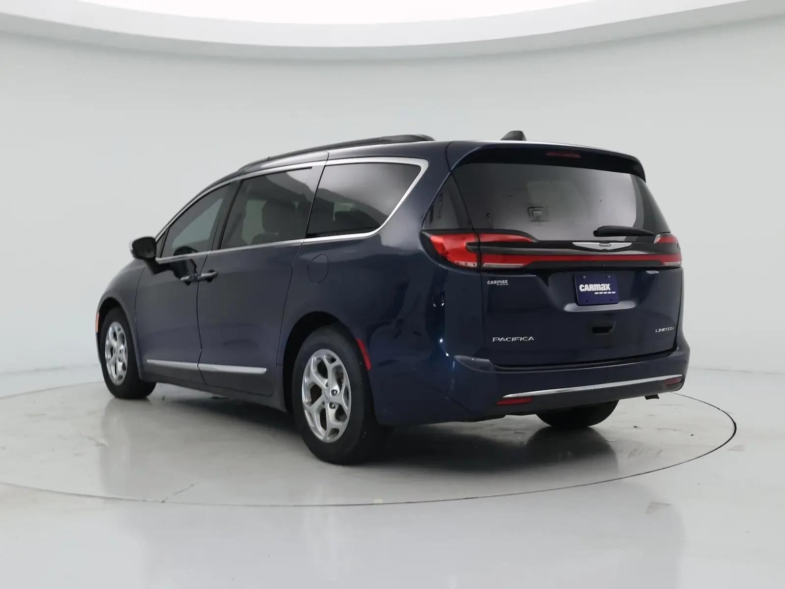 2023 Chrysler Pacifica Limited photo 3