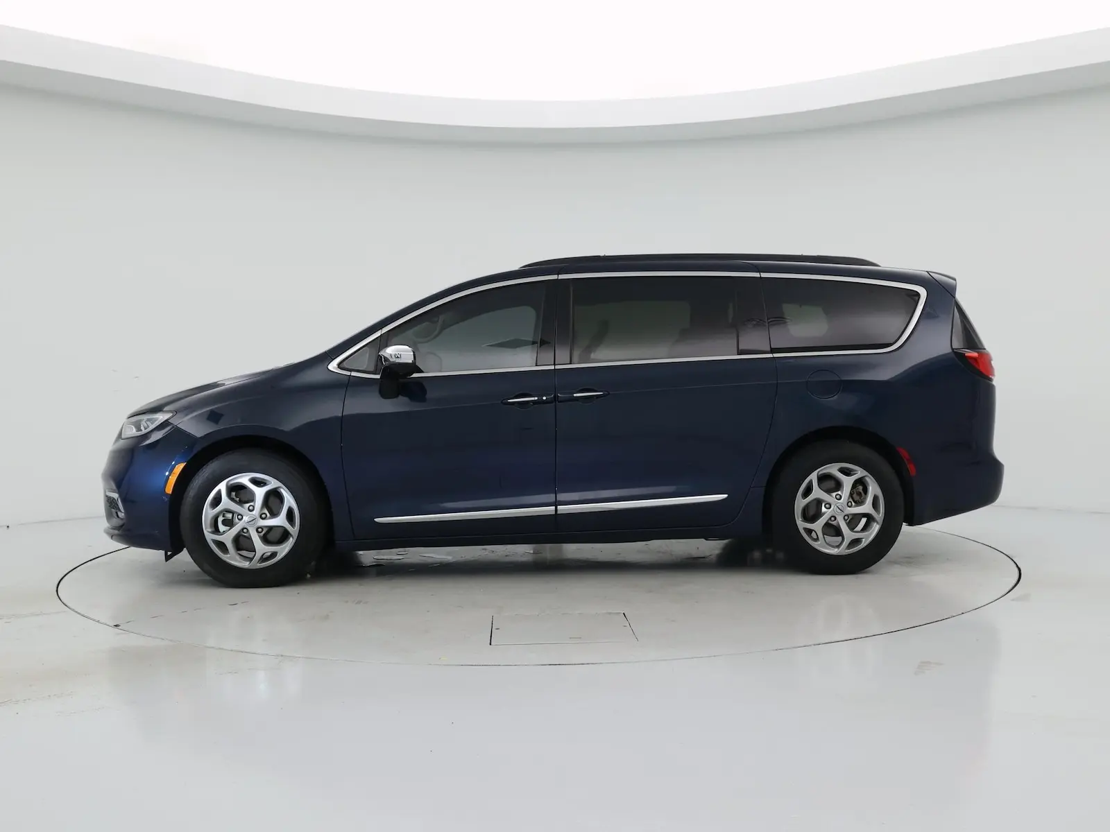 2023 Chrysler Pacifica Limited photo 4