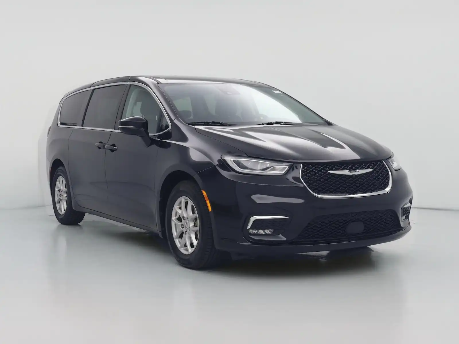 2024 Chrysler Pacifica Touring L's photo