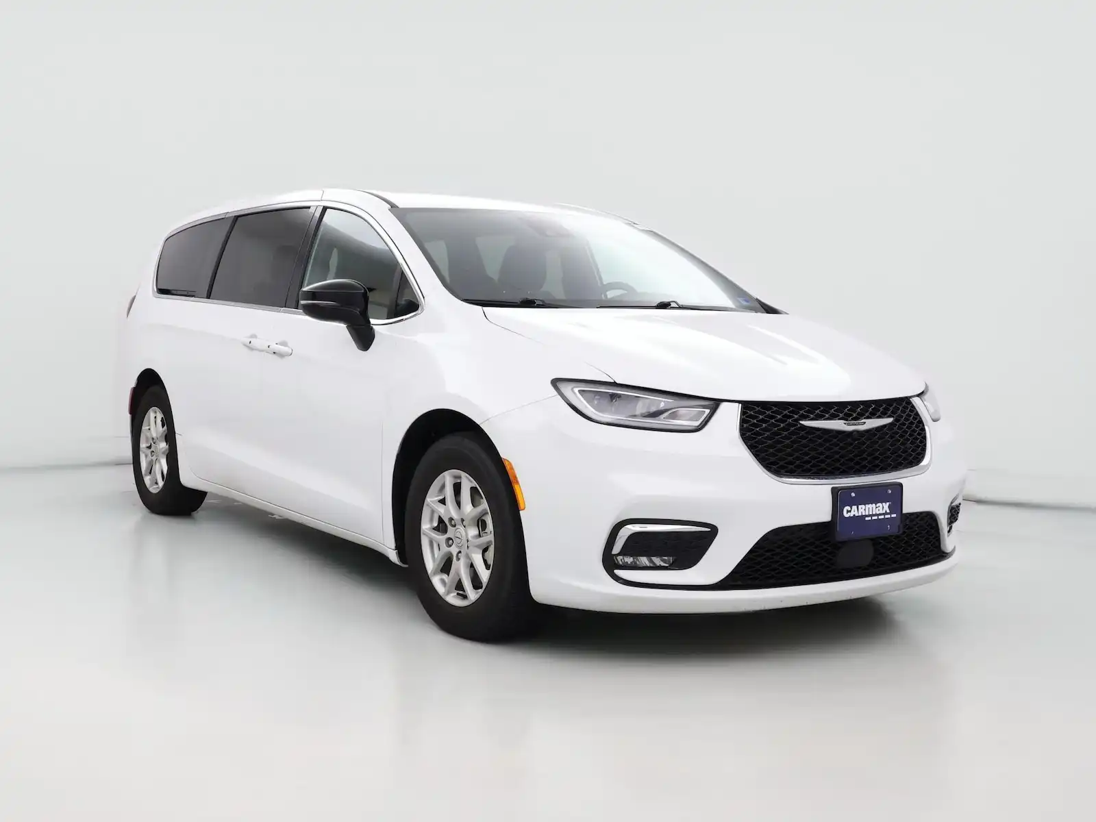 2025 Chrysler Pacifica Select's photo