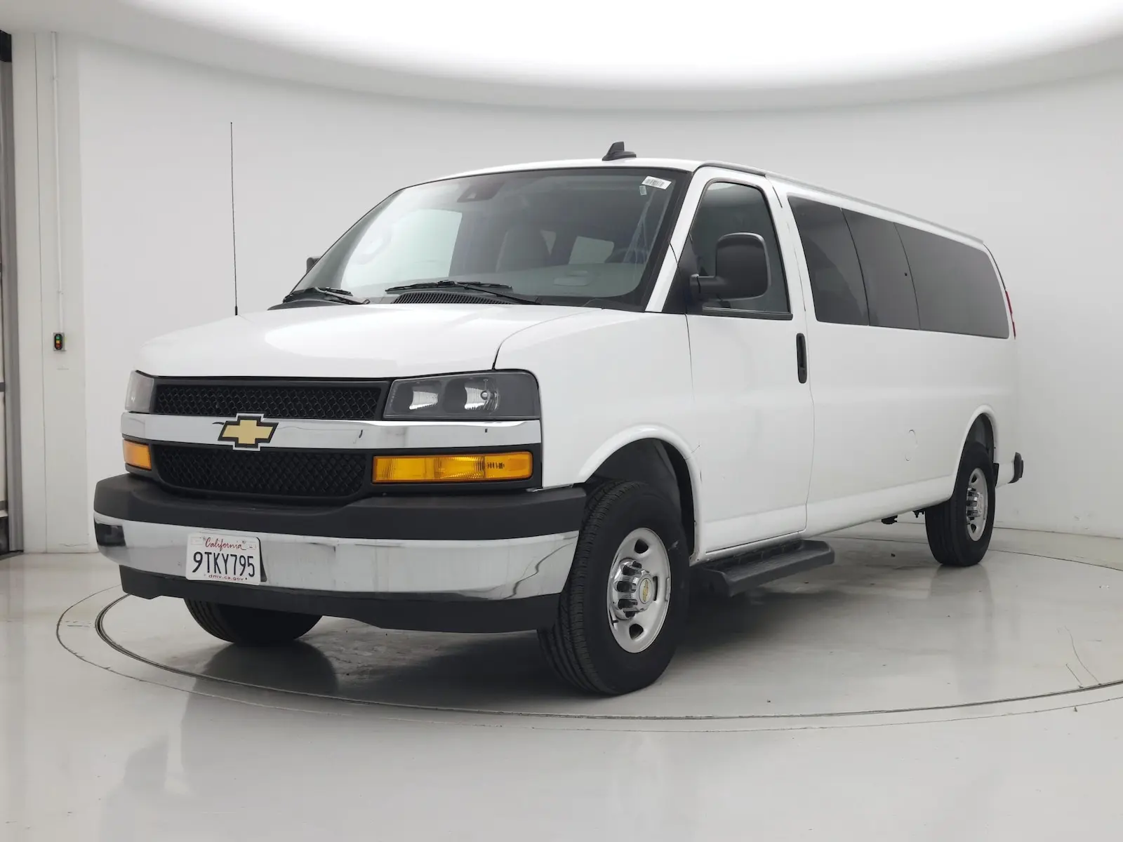 2025 Chevrolet Express LT 3500 Extended photo 5