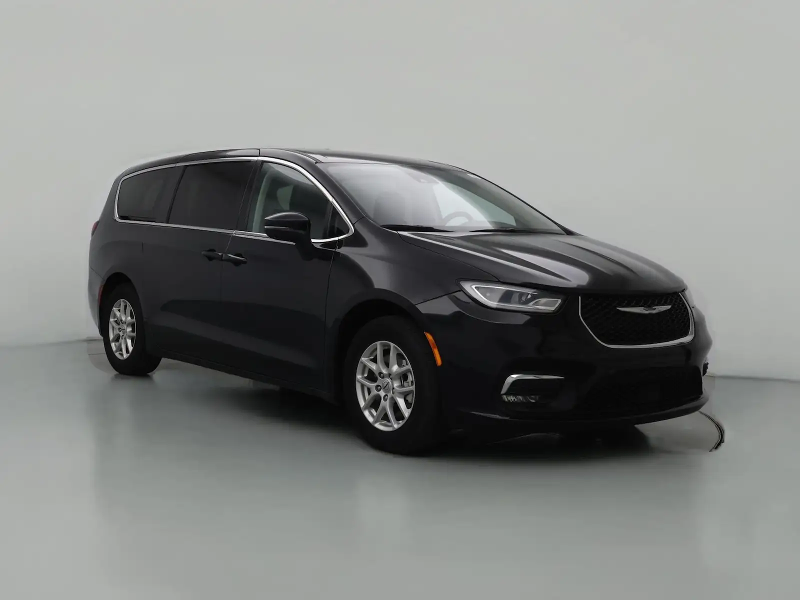 2023 Chrysler Pacifica Touring L photo 1