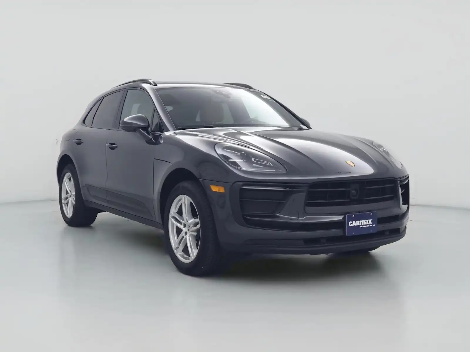 2025 Porsche Macan Base's photo