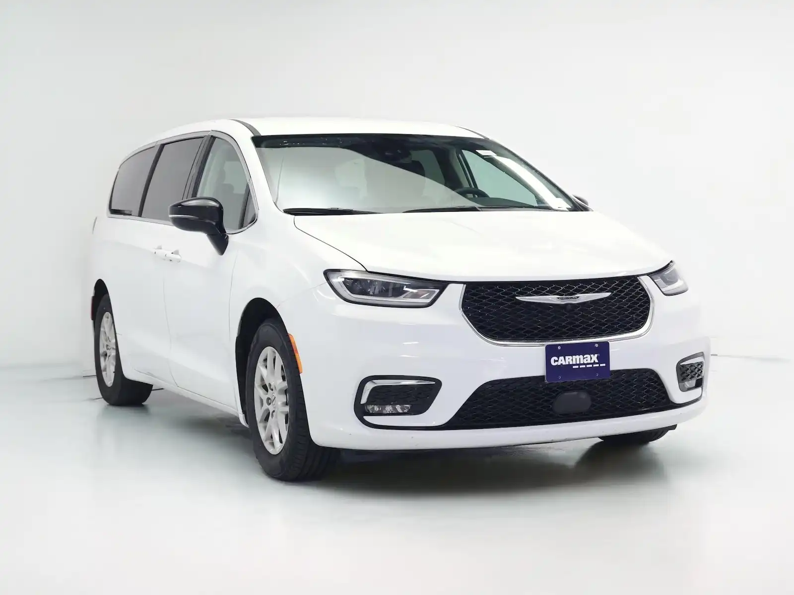 2024 Chrysler Pacifica Touring L's photo