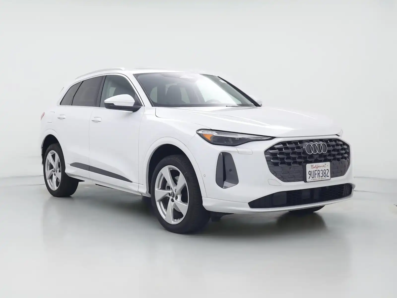 2025 Audi Q5 40 Premium Plus's photo