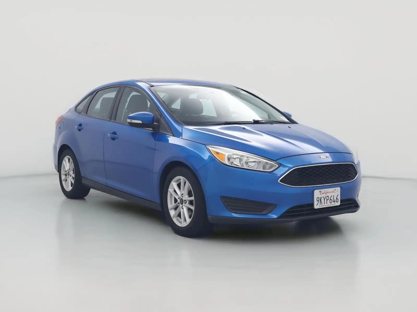 2016 Ford Focus SE Sedan's photo