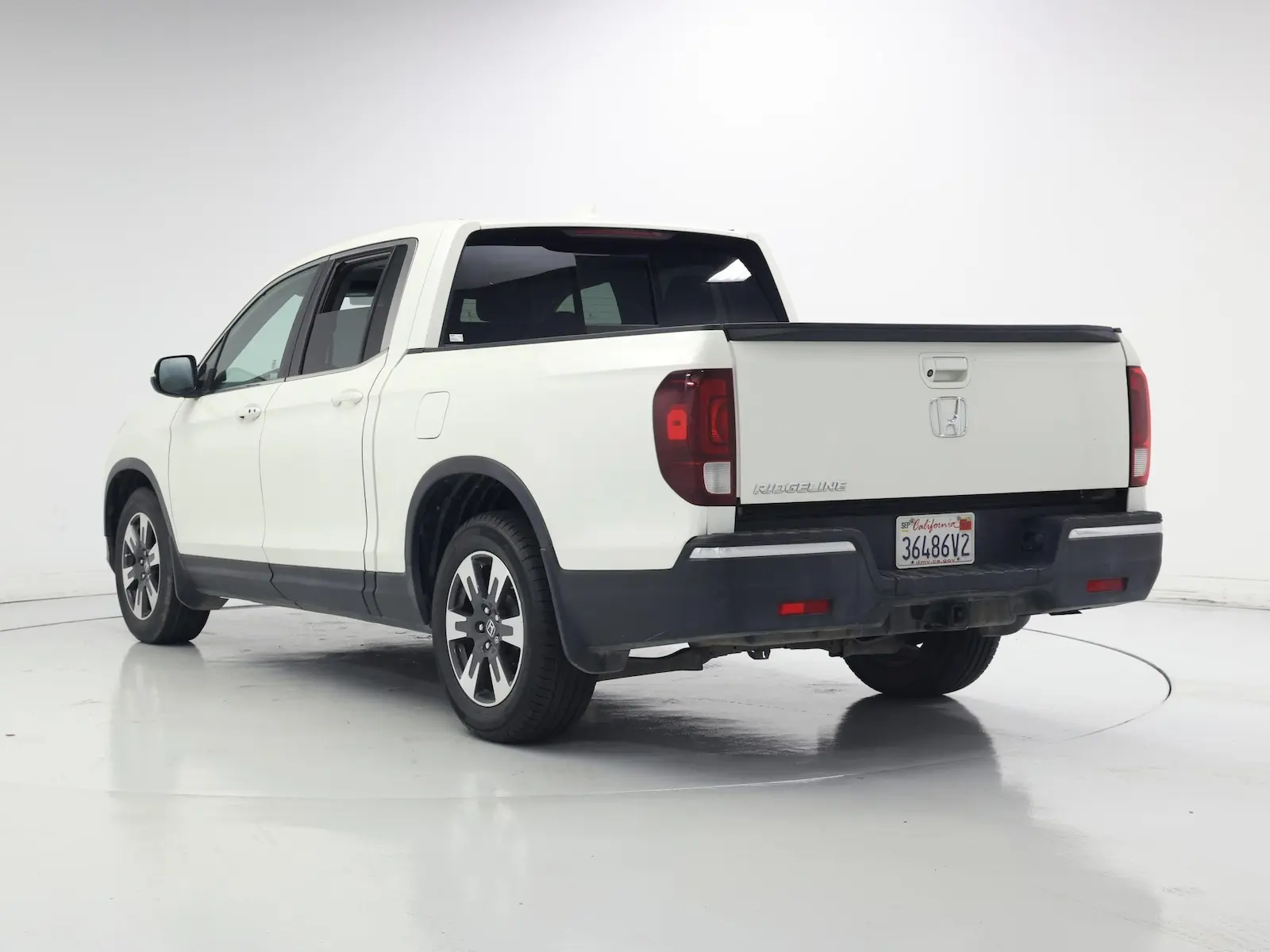 2019 Honda Ridgeline RTL photo 3
