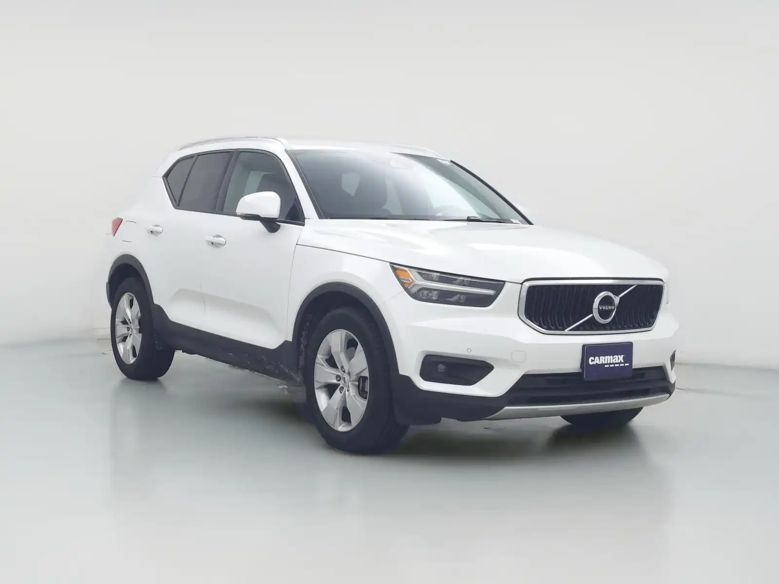 2022 Volvo XC40 T5 Momentum AWD's photo