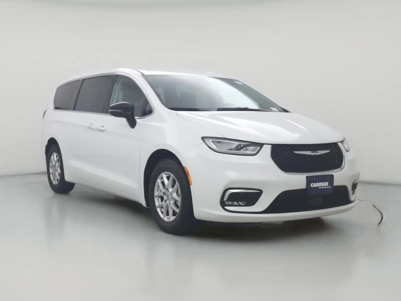 2024 Chrysler Pacifica Touring L's photo