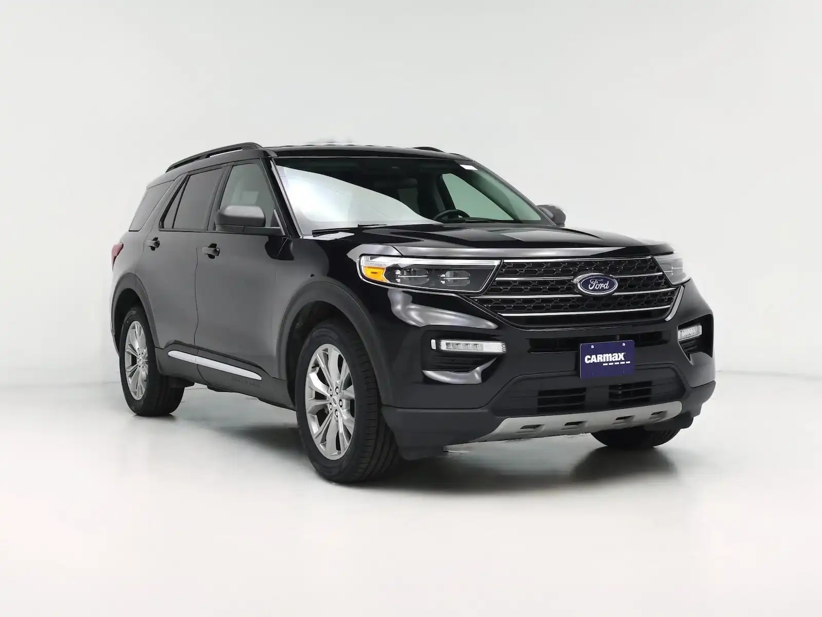 2023 Ford Explorer XLT 4WD's photo