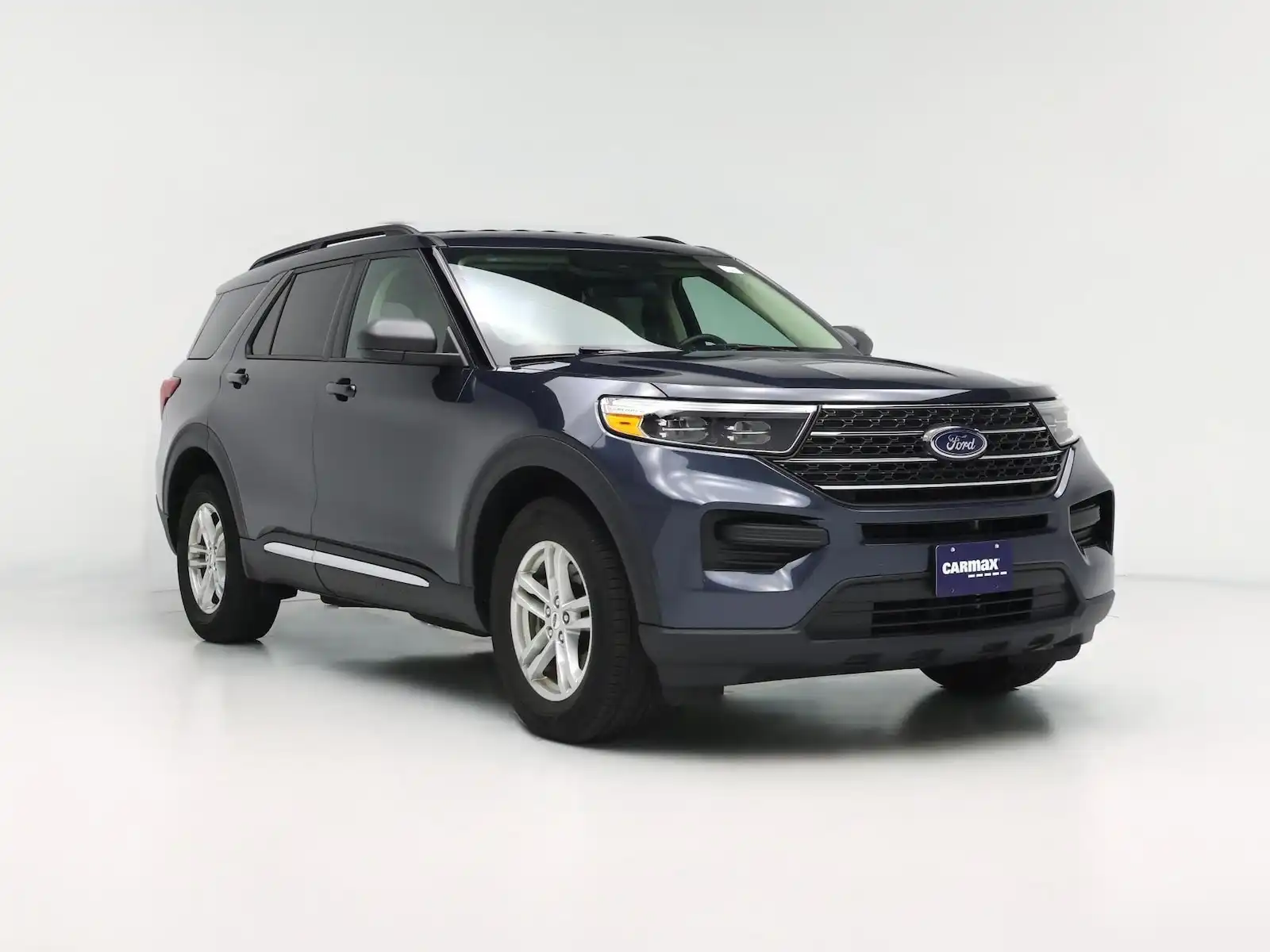 2023 Ford Explorer XLT 4WD's photo