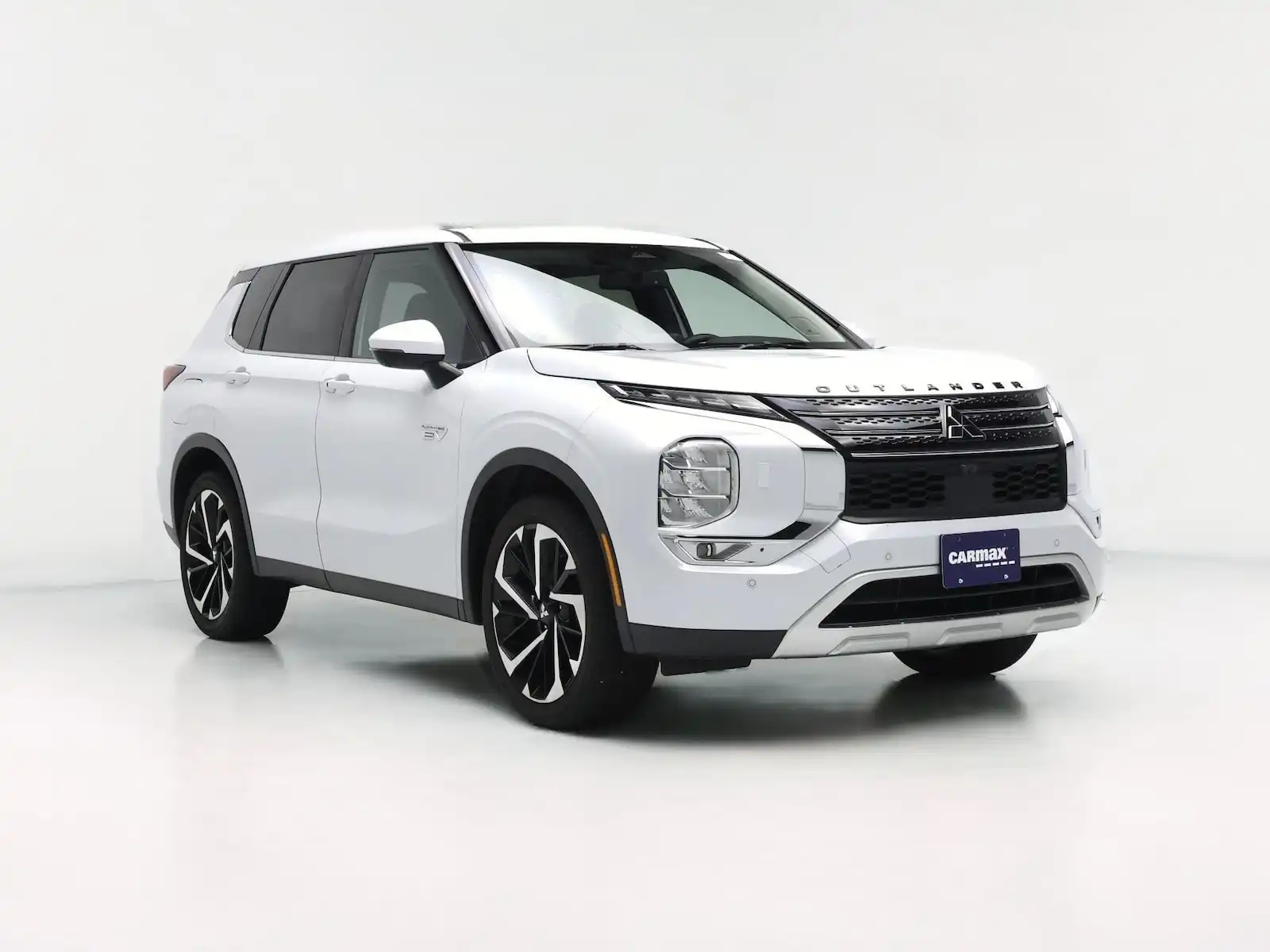 2024 Mitsubishi Outlander Plug-in Hybrid SE S-AWC's photo