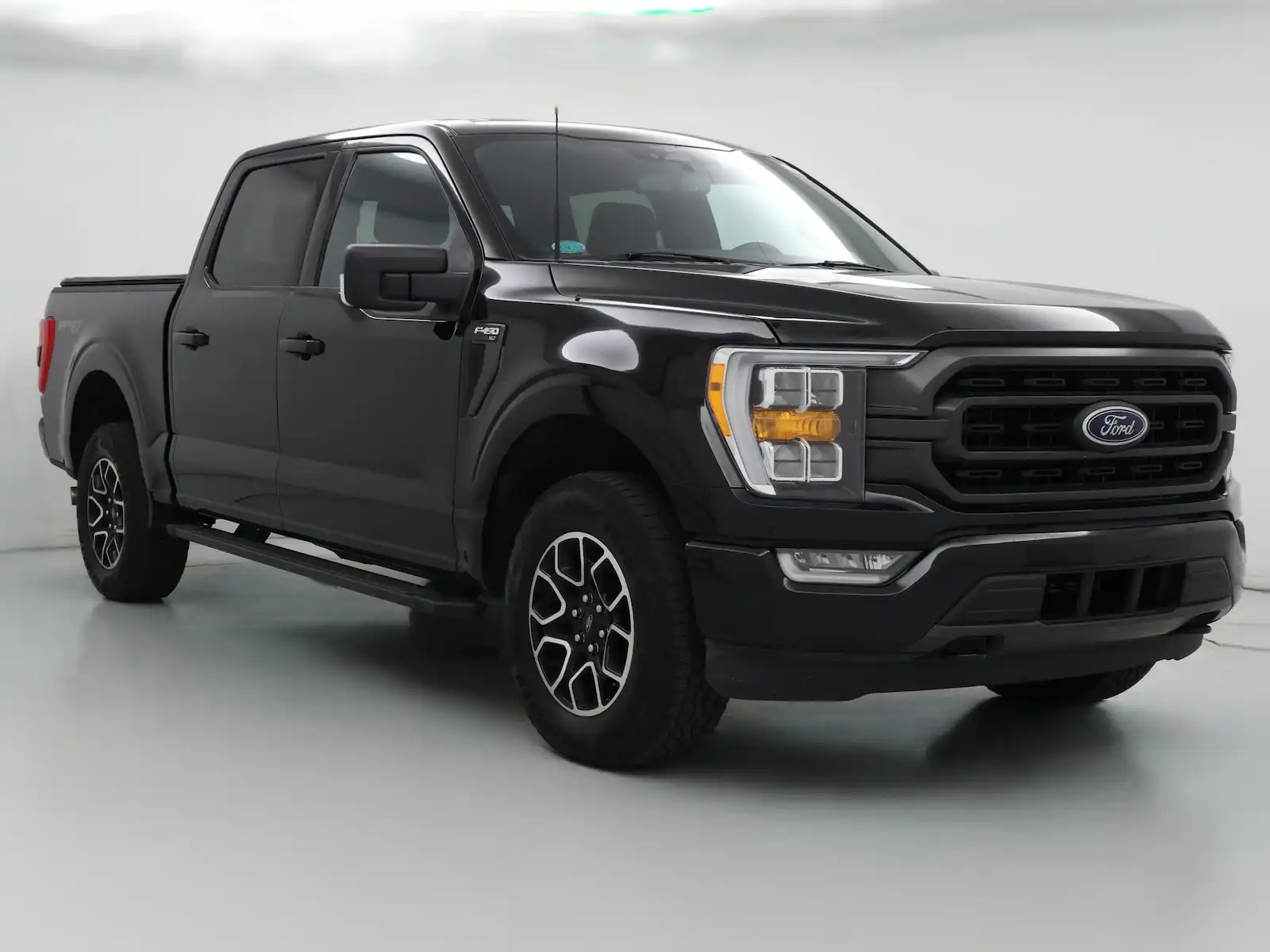 2023 Ford F-150 XLT 4WD SuperCrew 5-1/2' Box's photo