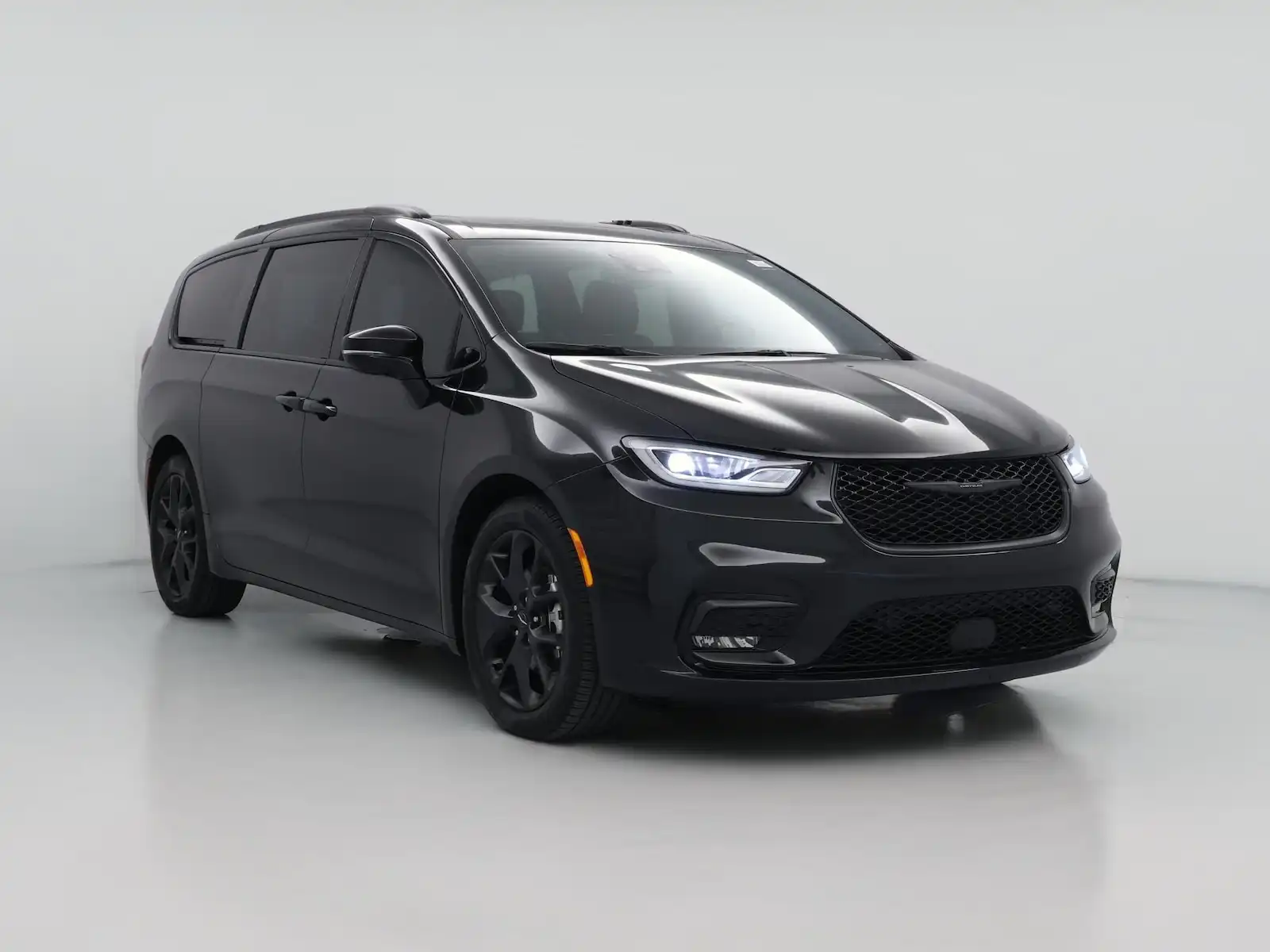 2023 Chrysler Pacifica Limited's photo