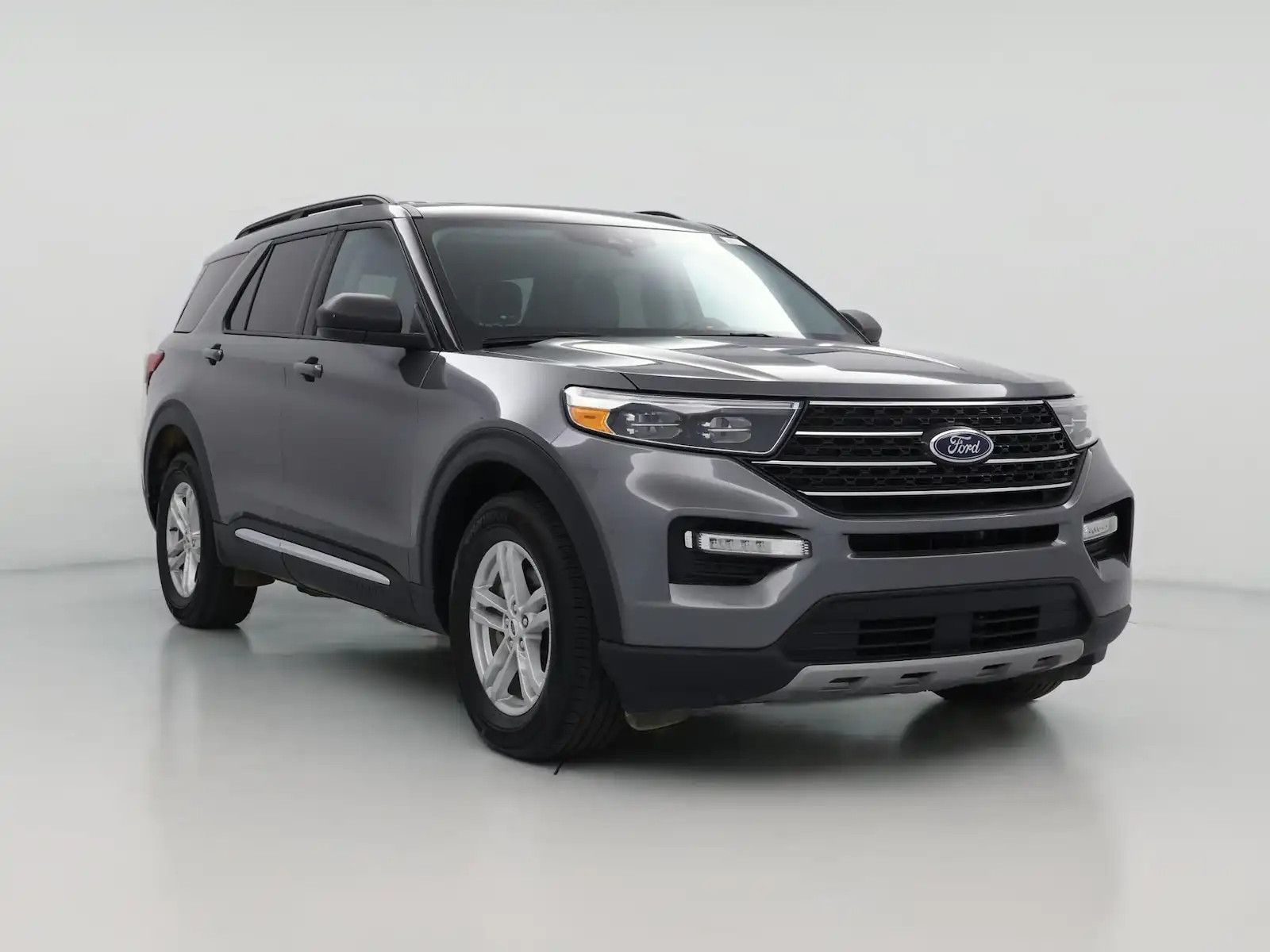 2023 Ford Explorer XLT 4WD's photo