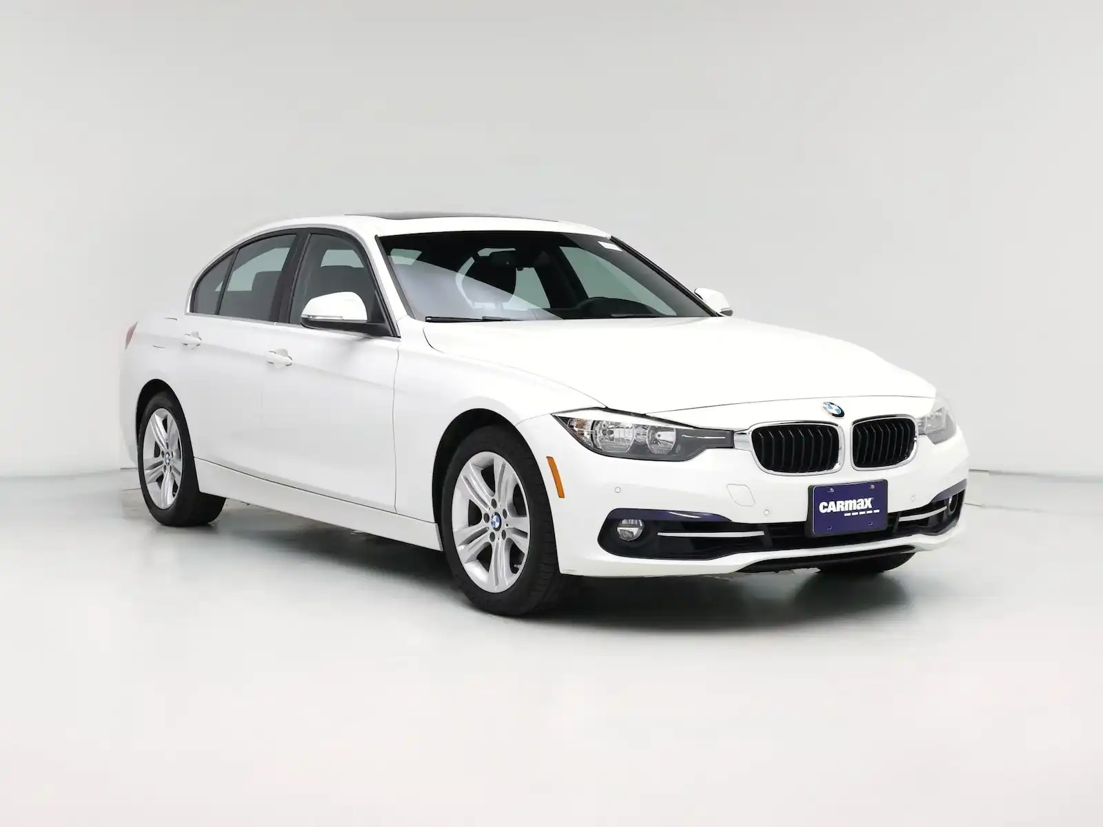 2017 BMW 3 Series 330i xDrive Sedan's photo