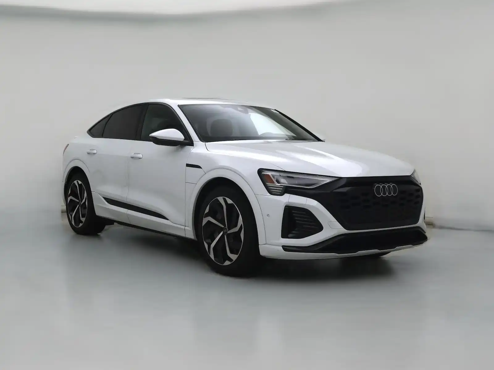 2024 Audi Q8 Sportback e-tron 114 kWh Prestige quattro 55's photo